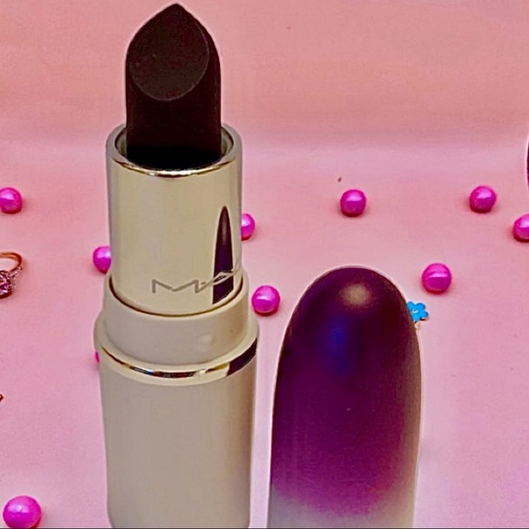 MAC Cosmetics Powder Kiss Lipstick in Grape Escape New 1.5g no box - Picture 6 of 11